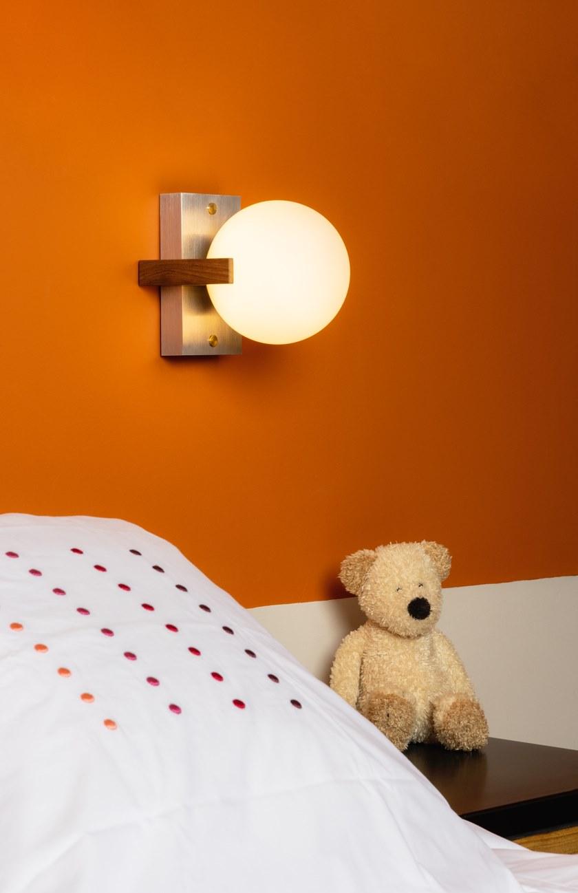 Pascal & Philippe Настенный светильник из опалового стекла и основание из алюминия и дерева Juliette sun-id-1457910 - Вид №4