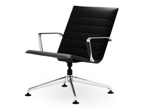 Спицевое вращающееся кресло с подлокотниками