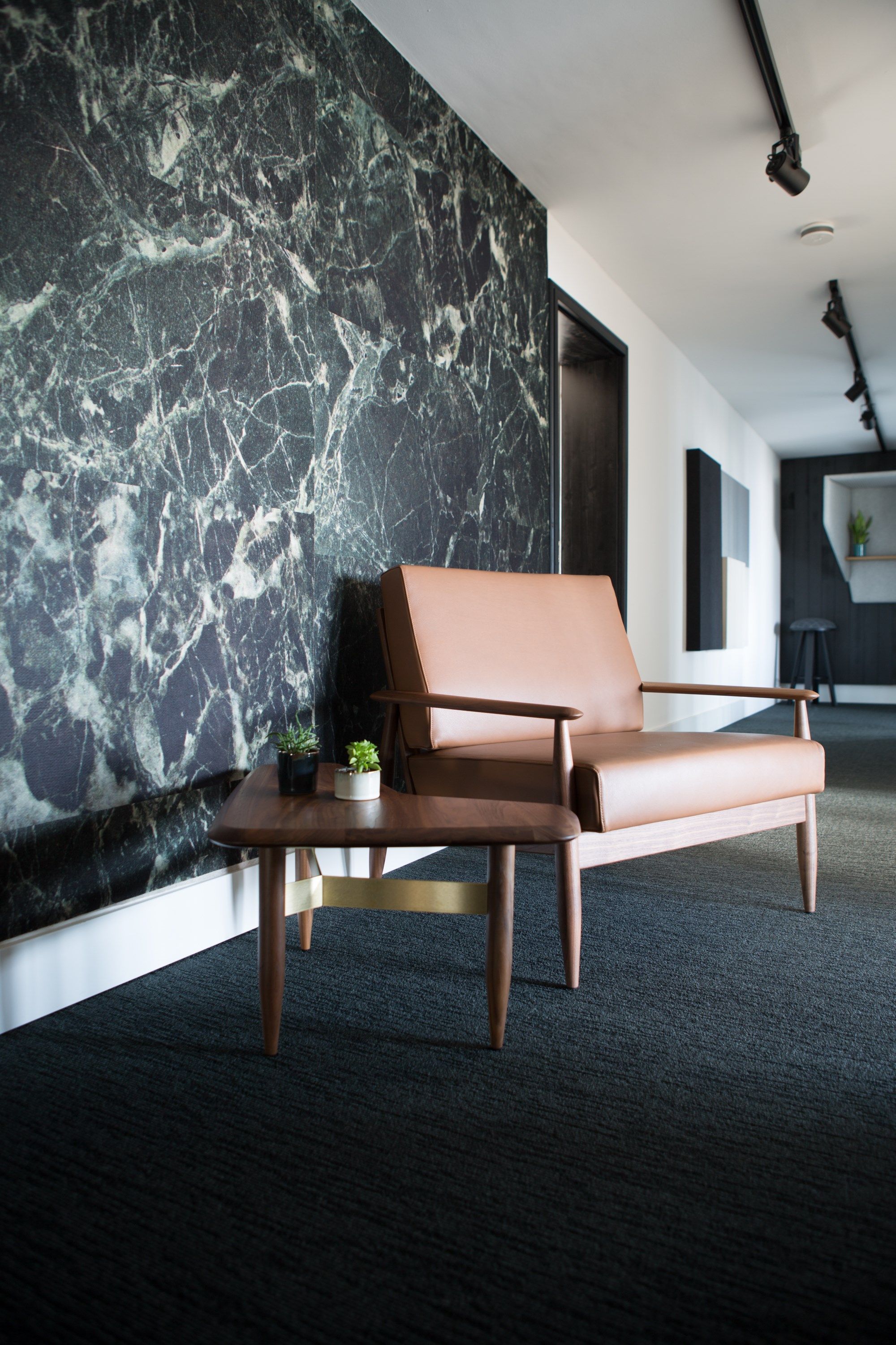 Тканевое кресло с подлокотниками BuzziSpace BuzziNordic ARCH-00119679 - Вид №2