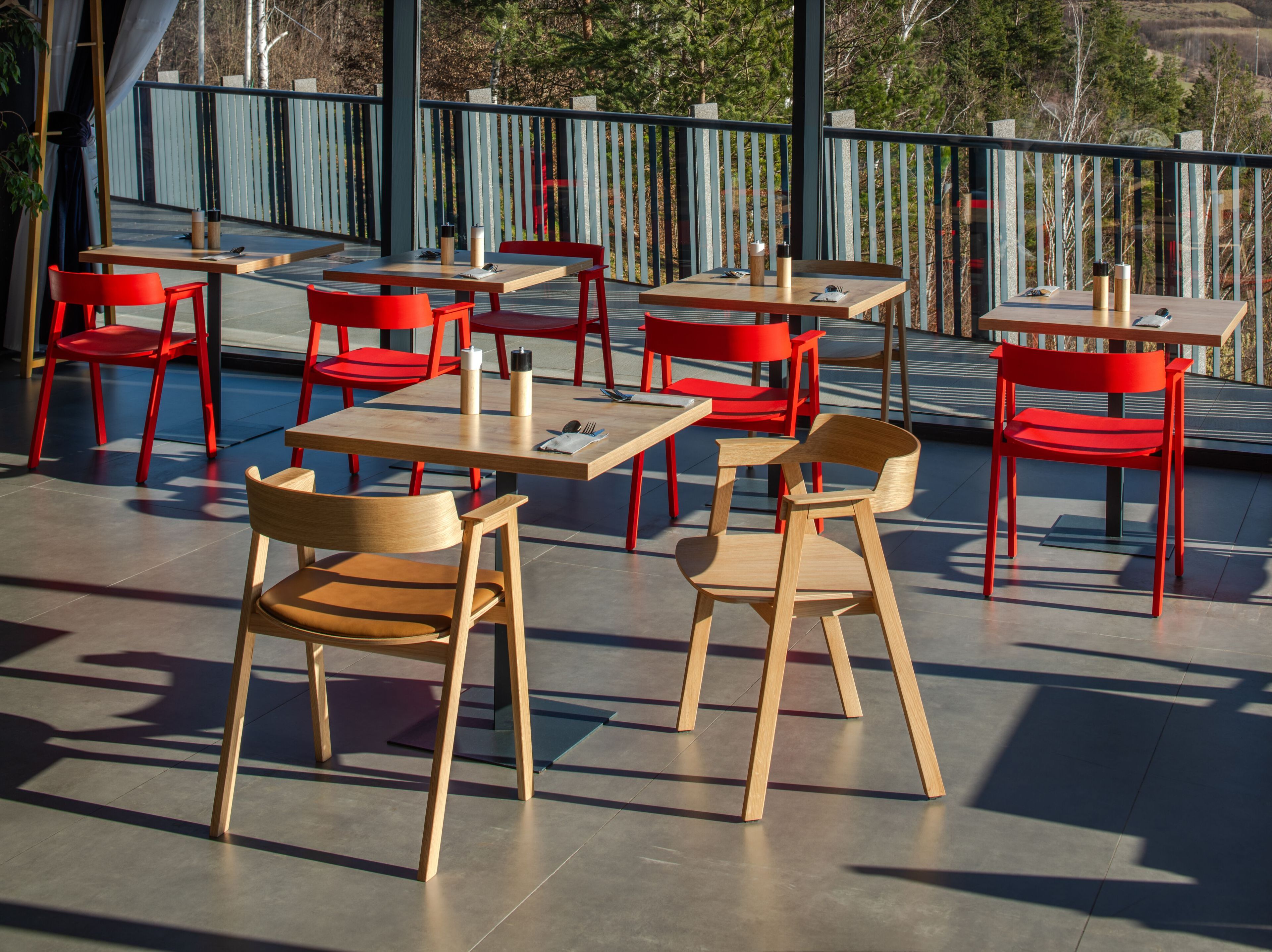 Дубовый стул с мягким сиденьем и подлокотниками Gazzda FLIP ARCH-00062894 - Вид №3