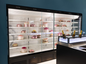 Настенная вертикальная холодильная витрина