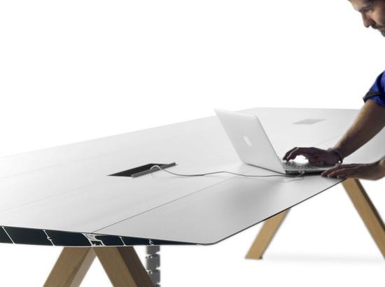 BD Barcelona Design Стол для переговоров с системой управления кабелями Extrusions sun-id-1400725 - Вид №1