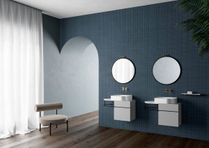 Полосатые обои для ванной комнаты