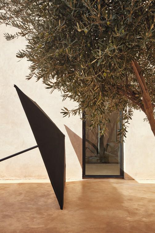 MNST1301 Зонтик teak центральный полюс teak 300x400 серо-коричневый Manutti Umbrellas  - Вид №10