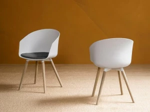 Devina Nais Пластиковый стул со встроенной подушкой