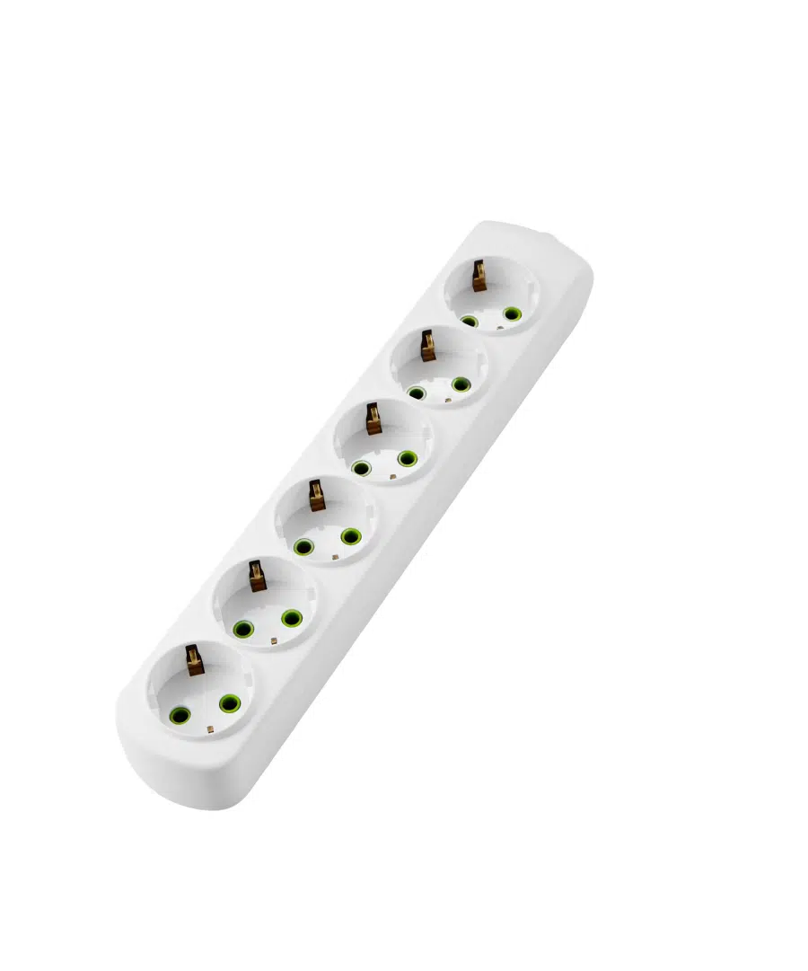 LETITIA Удлинитель с заземлением 6 входов белый LEZARD 721-0600-601