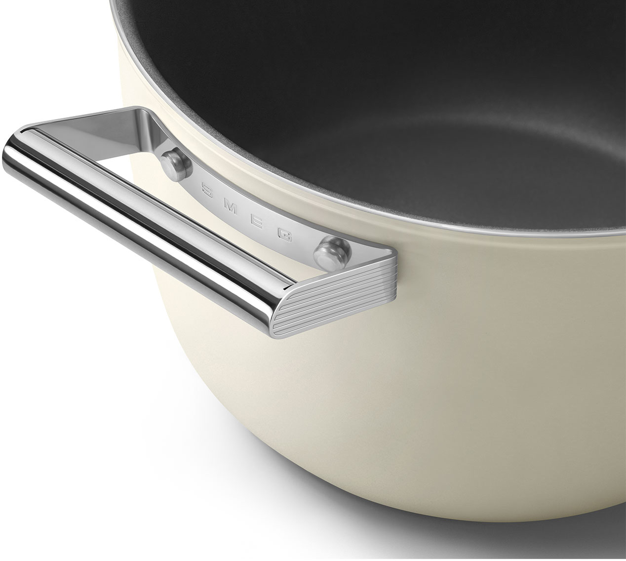 CKFC2611CRM Посуда / кастрюля с двумя ручками и крышкой 26 см, кремовая SMEG  - Вид №8