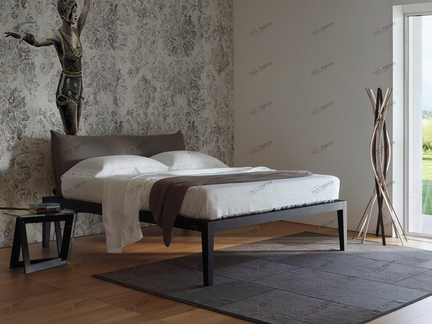 Casamania & Horm Двуспальная кровать из дерева дуба с мягким изголовьем Moheli sun-id-1420874