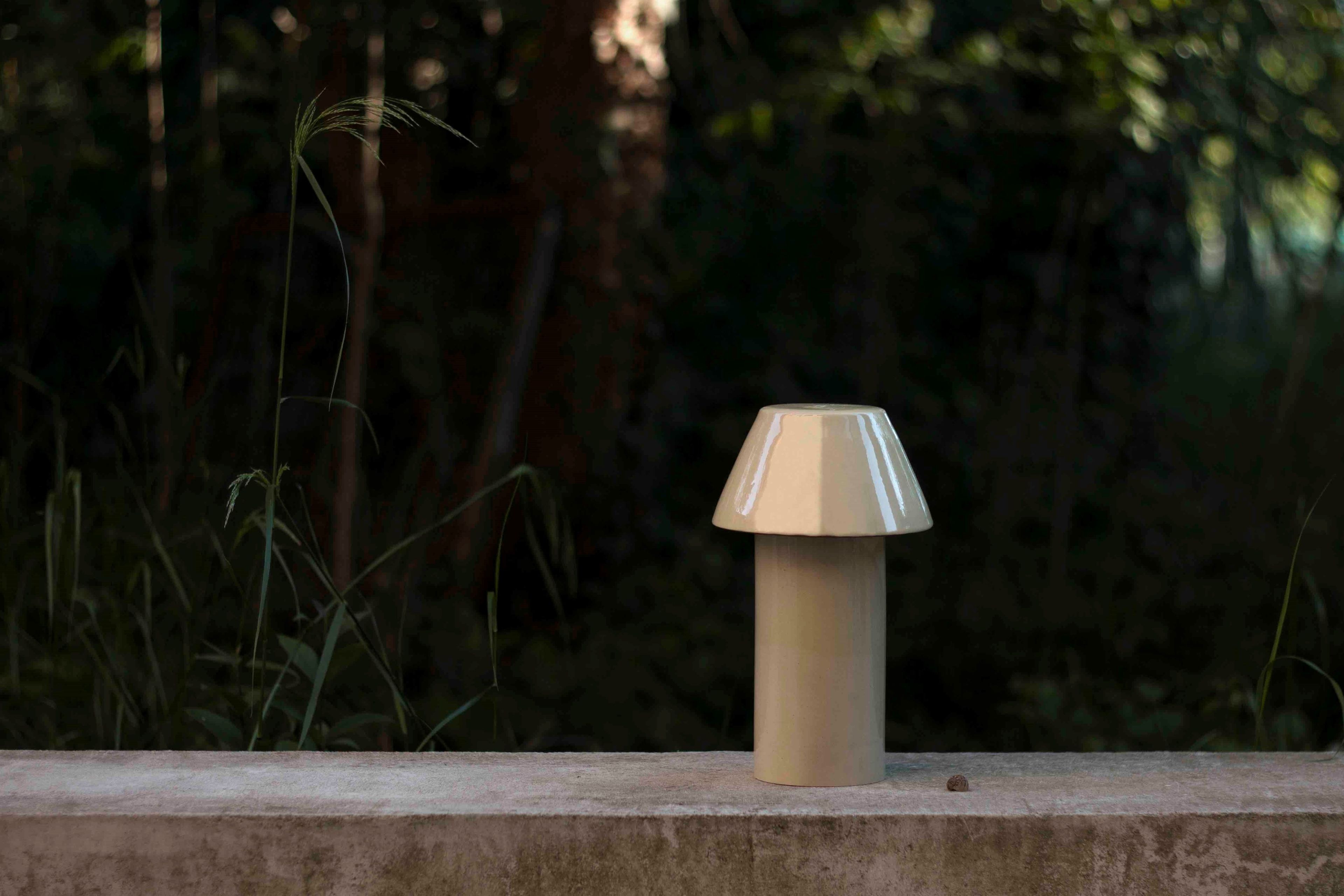 Керамическая батарея приведенная в действие светодиодная настольная лампа calma Обычная ARCH-00025292 - Вид №1