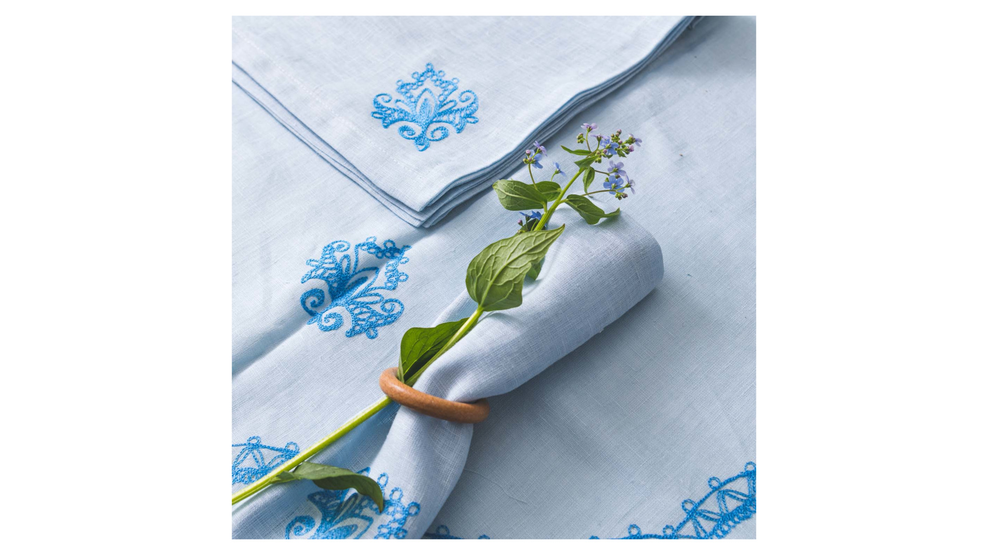 10659139 Торжокские золотошвеи Набор из скатерти и 12 салфеток "Венеция" , рисунок 4223, голубой Лён  - Вид №1