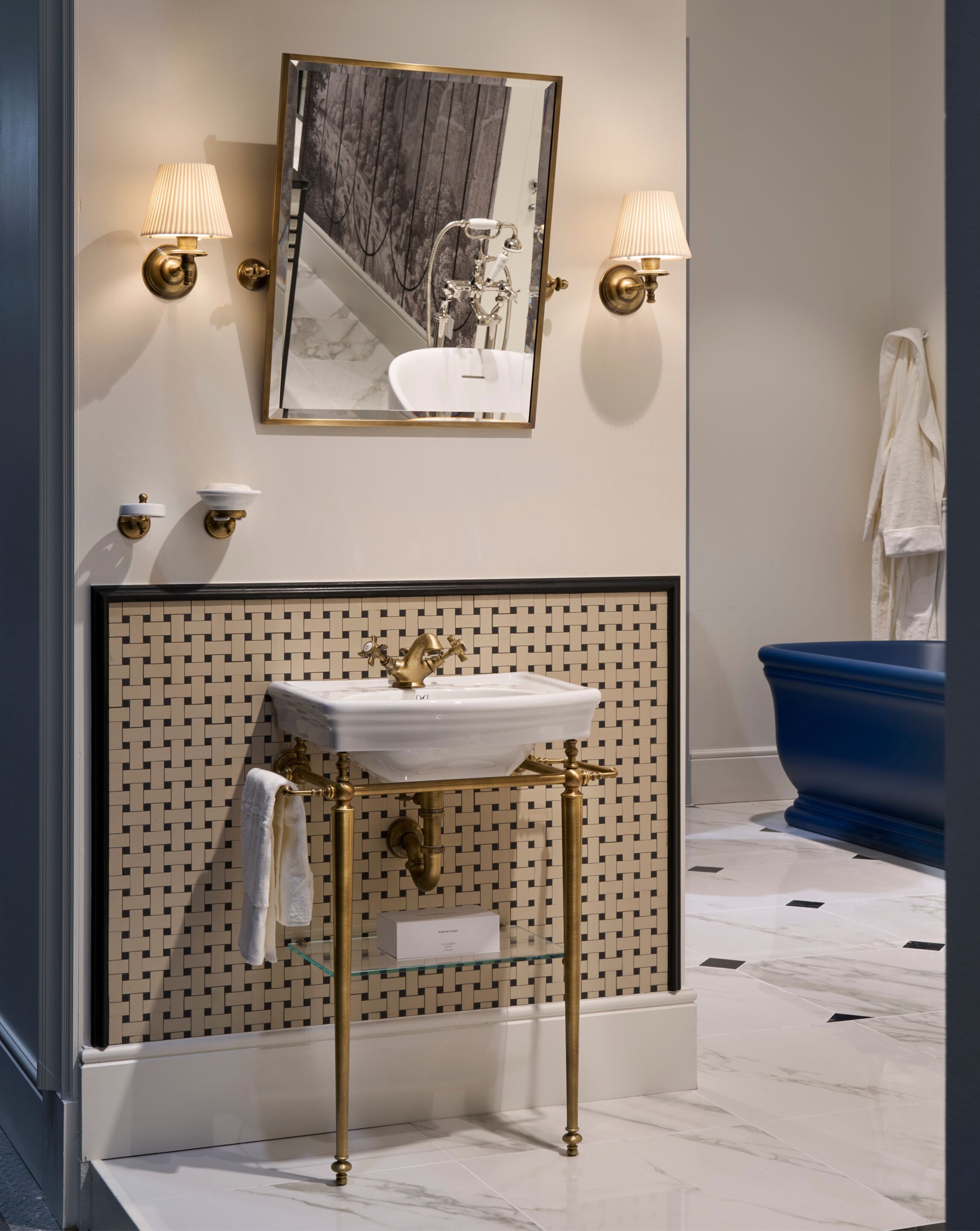 Консольный умывальник с держателем для полотенец Devon&Devon JOLIE ARCH-00011999 - Вид №4