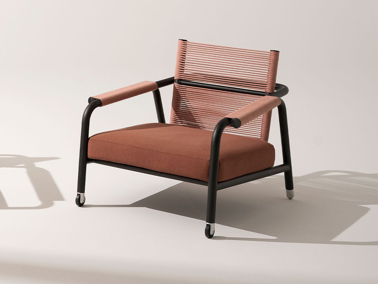 Тканевое садовое кресло с подлокотниками RODA Astra ARCH-00124402