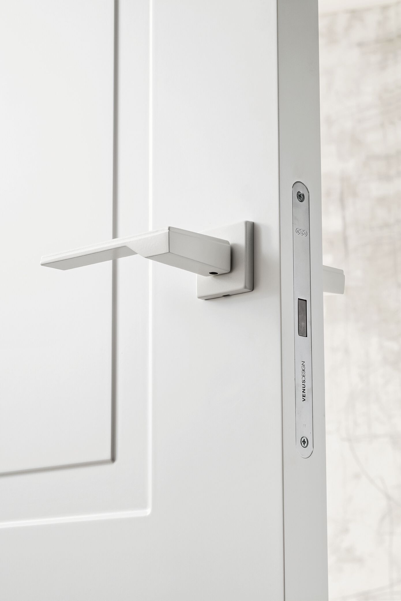 Распашная дверь с выдвижными петлями Venus Design Вера ARCH-00058623 - Вид №1