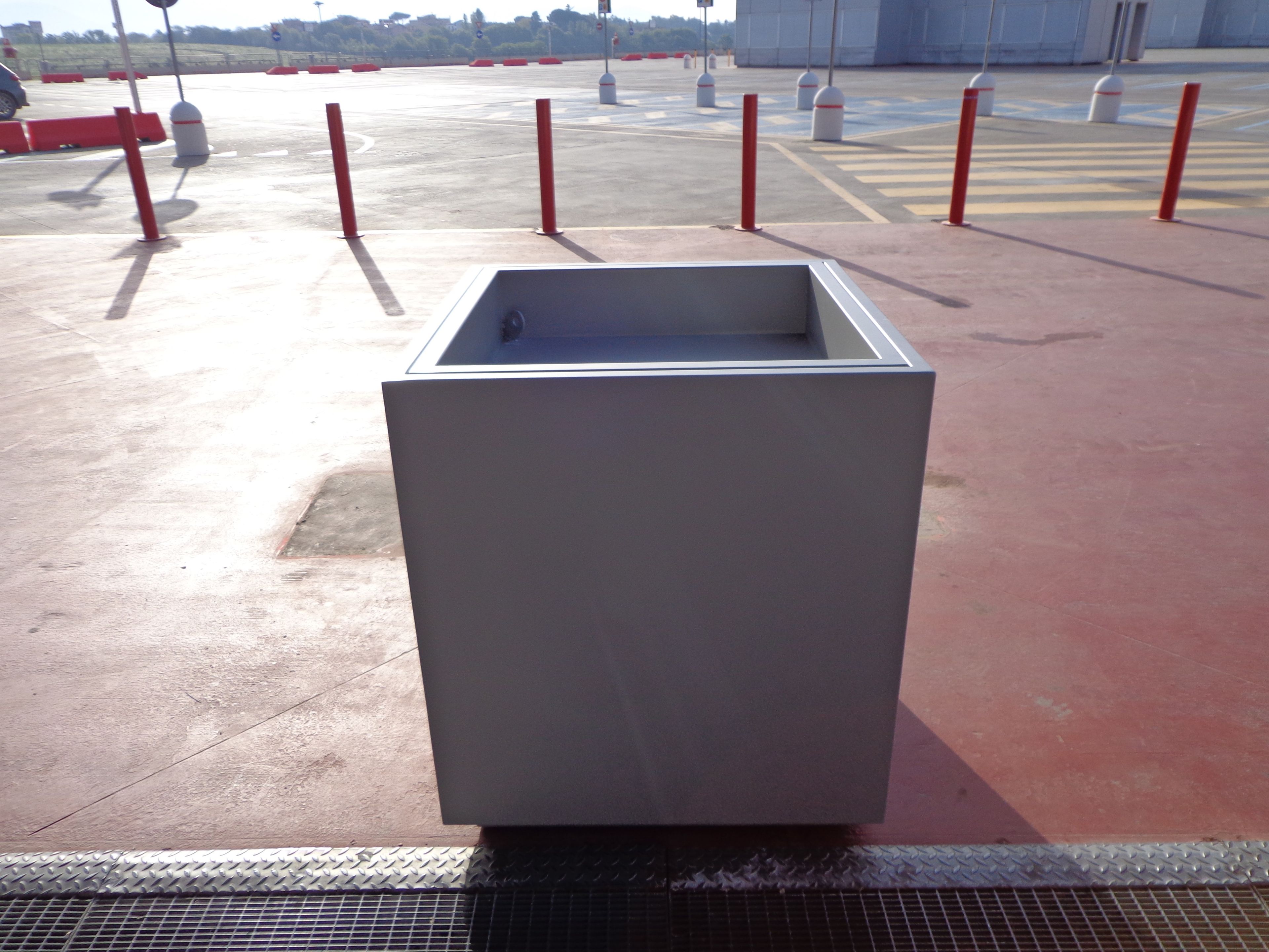 Квадратный плантатор из оцинкованного листа Viscio Urban Design FIORIERA ANTITERRORISMO ARCH-00086632 - Вид №32