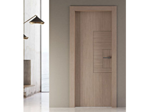 Распашная дверь из шпона