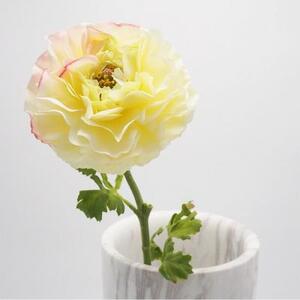 Ранункулюс белый искусственный в интерьер 50 см