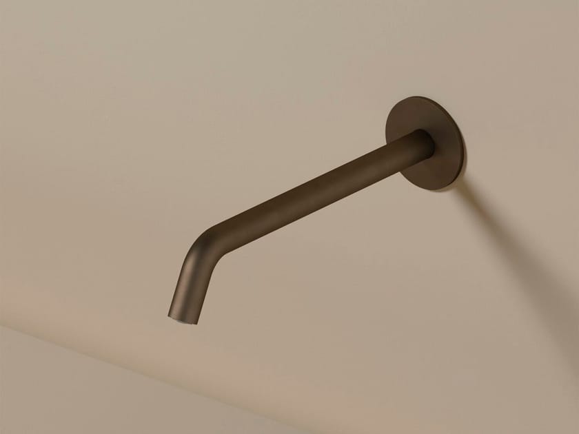 Настенный латунный дозирующий носик Hotbath Guy ARCH-00046790