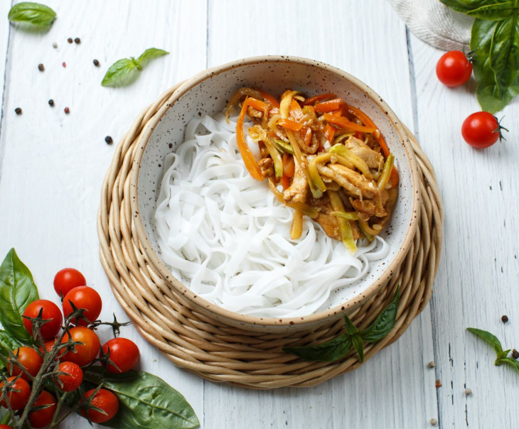 6882 Курица по-тайски Вкусляндия 