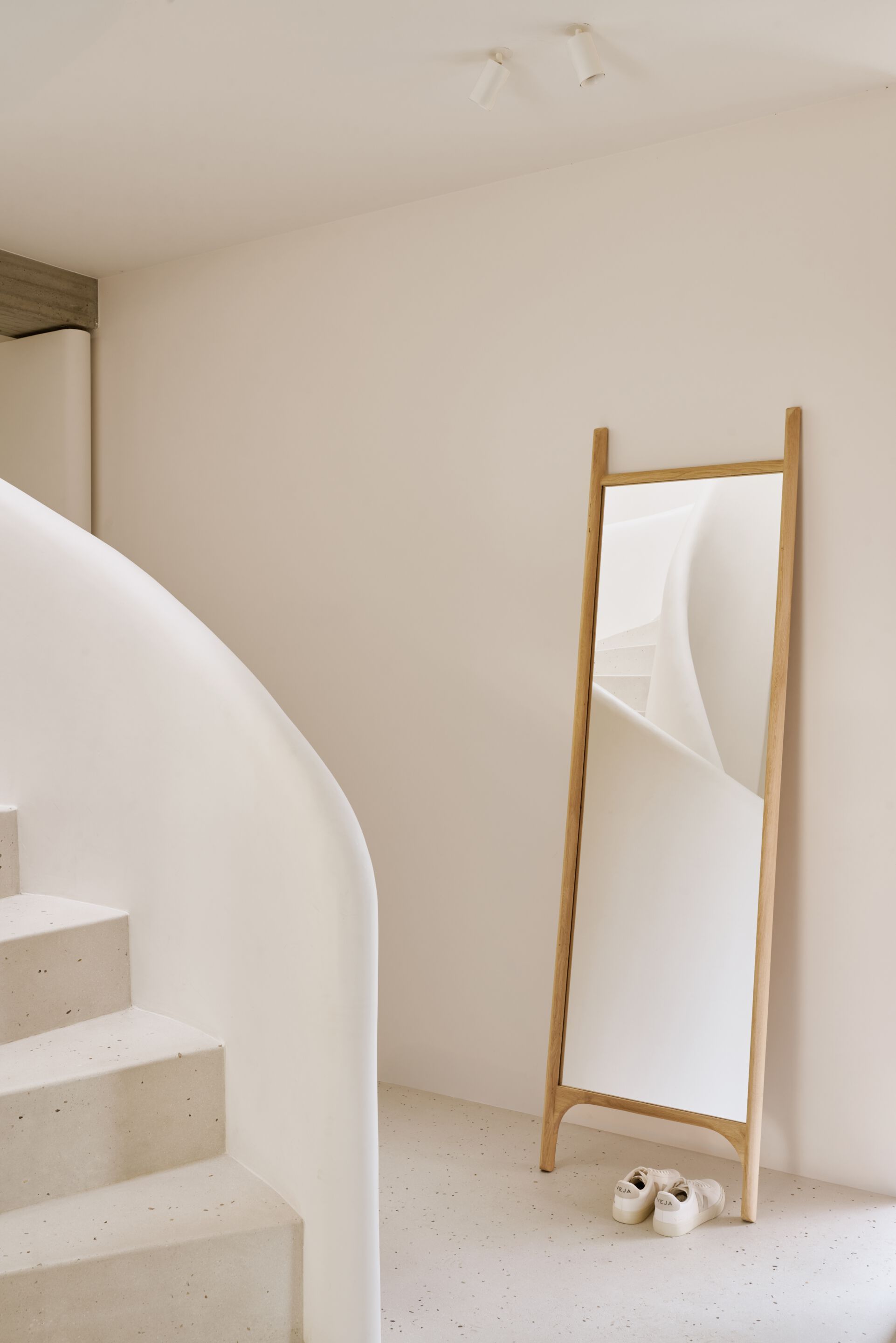 Прямоугольное напольное зеркало в рамке Ethnicraft PI ARCH-00025521 - Вид №6