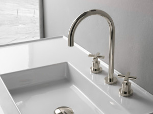 Латунный смеситель для раковины с 3 отверстиями