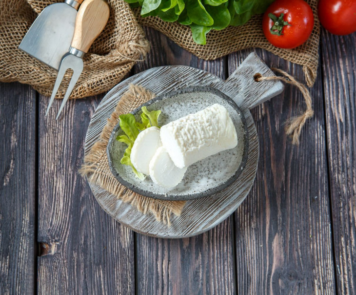 5374 Сыр "Бюш-Де-Шевр" с плесенью выдержанный Вкусляндия 