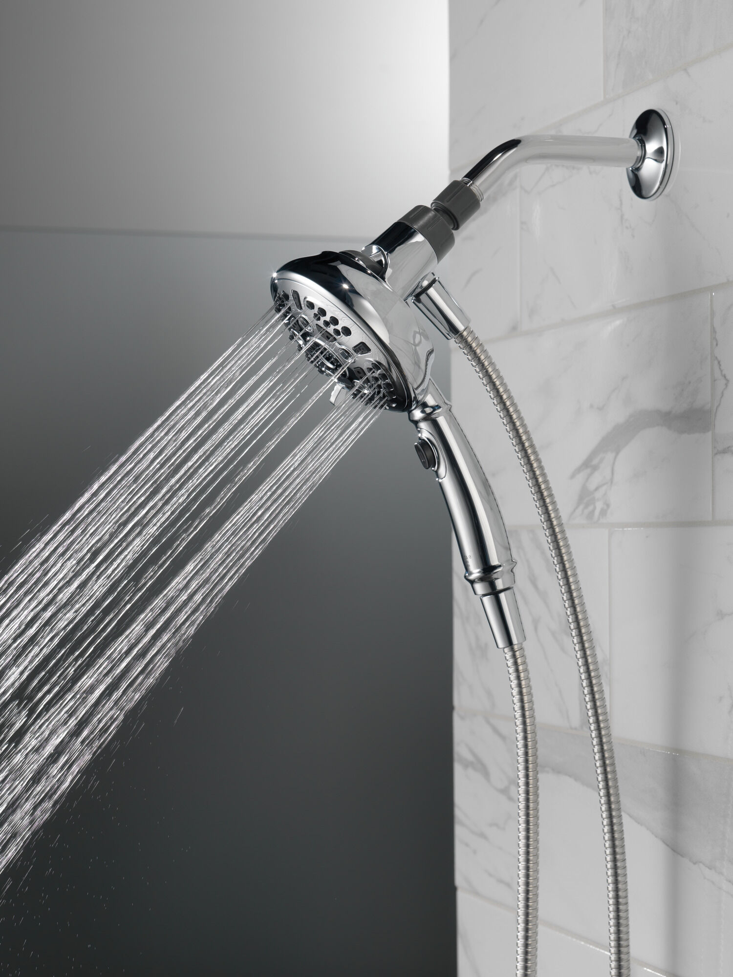 75506 Ручной душ SureDock ™ с 7 настройками Delta Faucet DELTA Хром - Вид №14