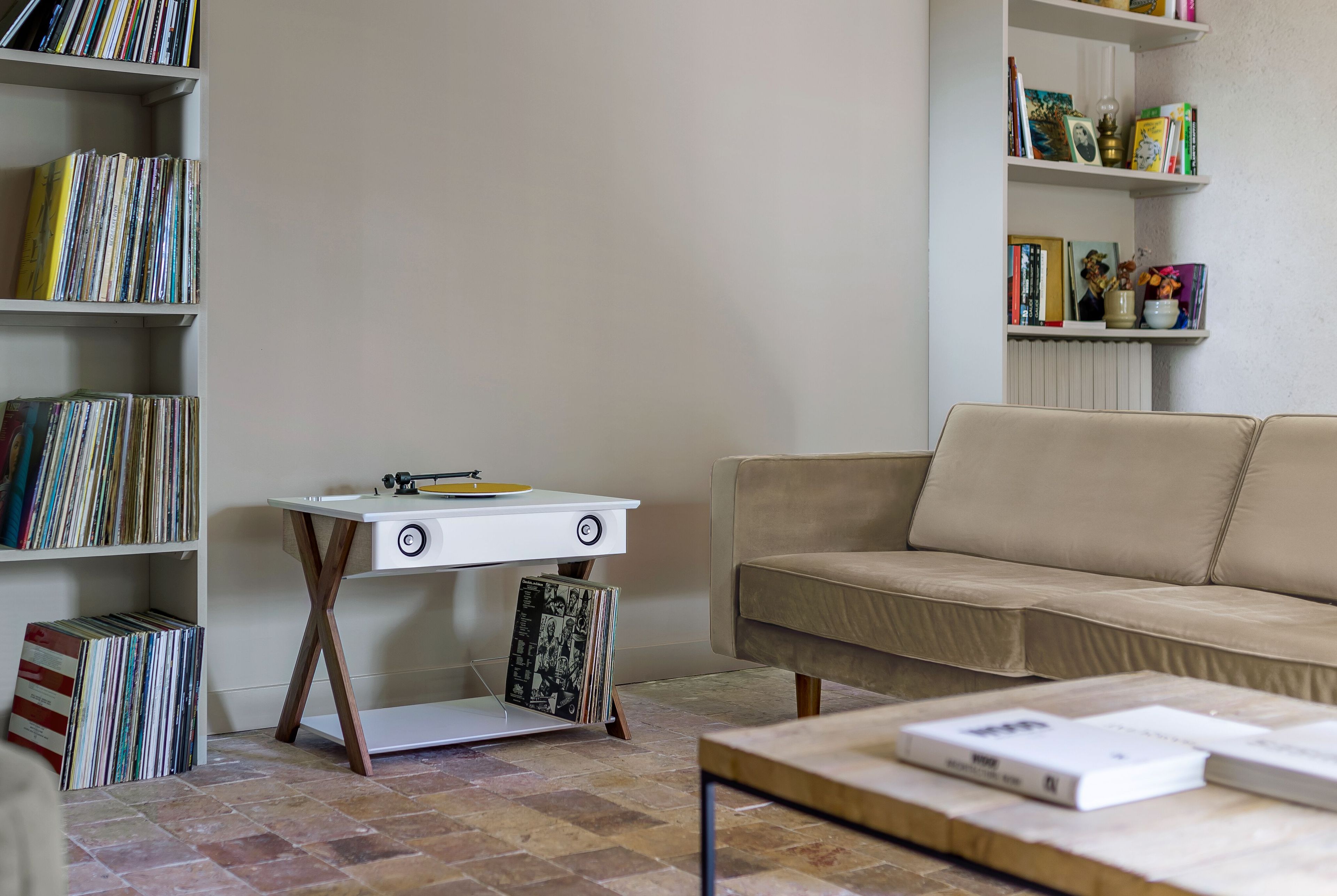 Акустический динамик из орехового дерева с поворотным столом La Boite concept LX X ARCH-00005478 - Вид №11