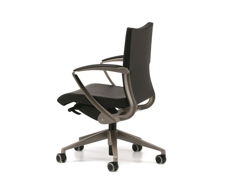 Кожаное офисное кресло с колесами и подлокотниками с 5 спицами TALIN Avia ARCH-00092265