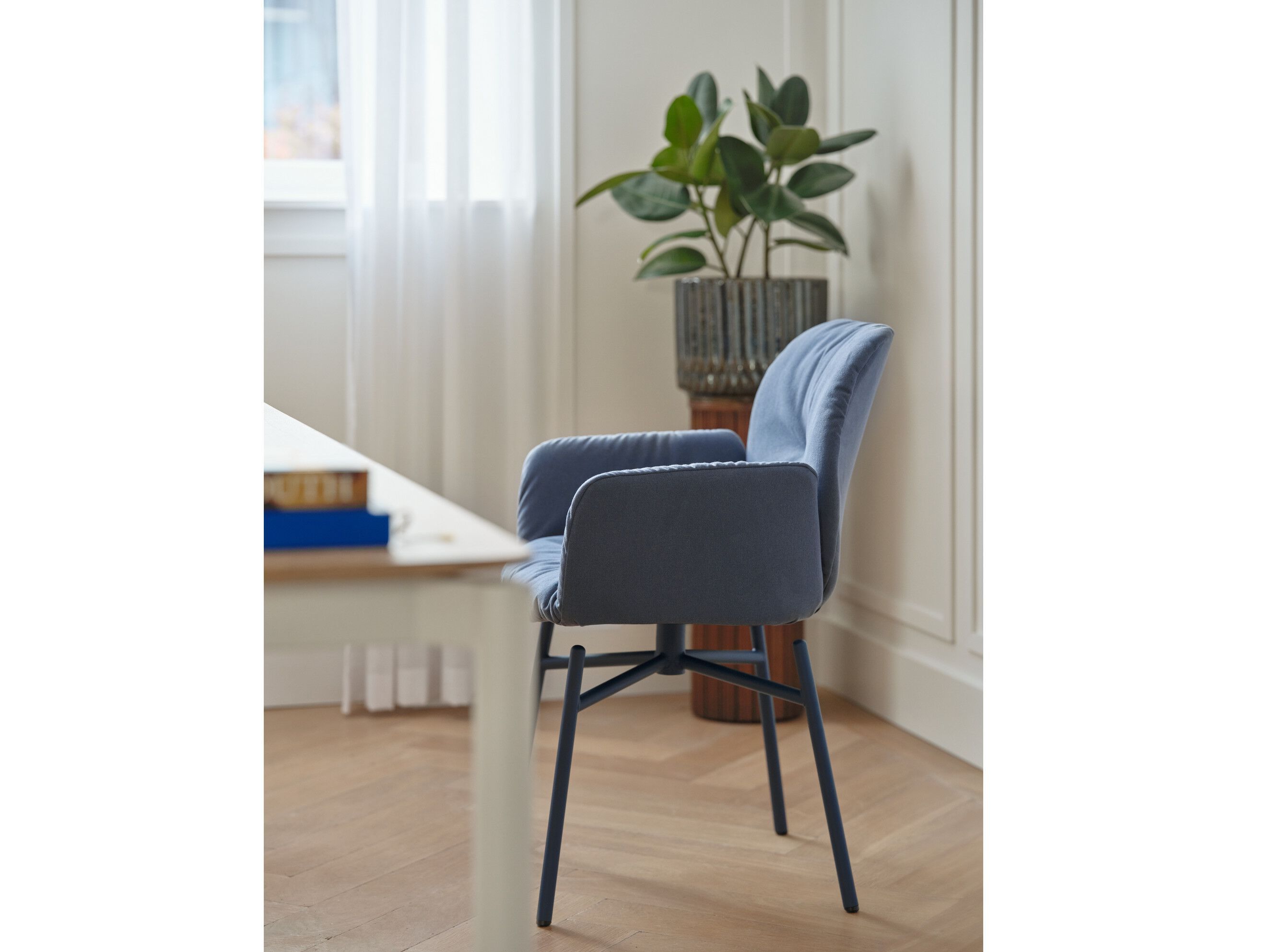 Мягкий тканевый стул с подлокотниками Mobitec Moods ARCH-00153290 - Вид №8