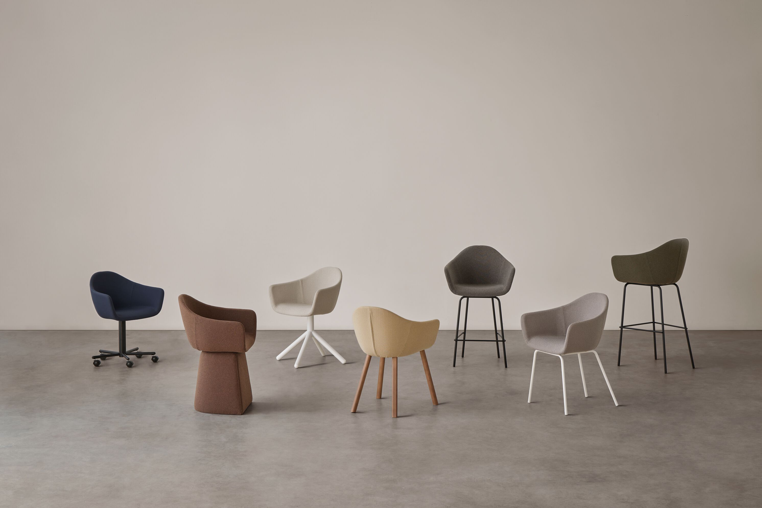 Мягкий тканевый стул с подлокотниками Blasco&Vila Nomad ARCH-00129804 - Вид №2