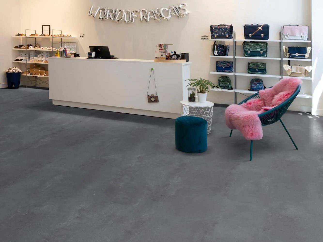 Противоскользящий виниловый пол с эффектом цемента BEAUFLOR Phoni-Xtreme ARCH-00082441