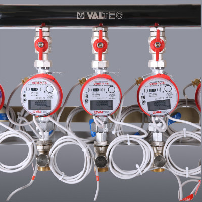 VT.GPA.06S04.R4 Узел этажный для поквартирного учета тепловой энергии с автоматическим регулятором перепада давлений Valtec 1", 4 вых., ввод справа  - Вид №3