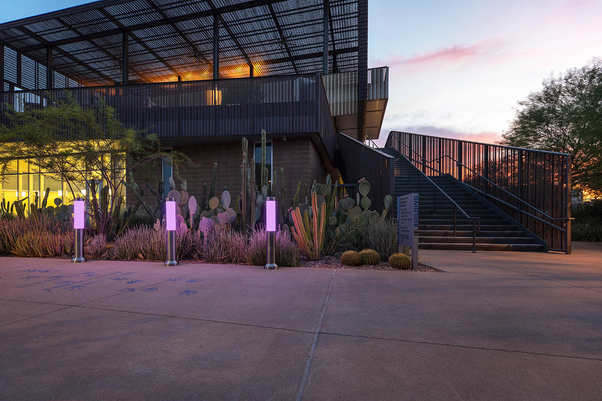 FSRT233 Столбик световой колонны  Forms-surfaces  - Вид №45