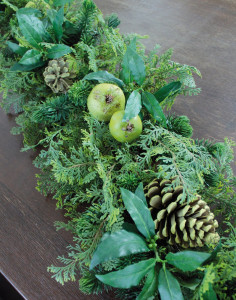 2018 883 a3 Искусственная гирлянда 'ель / шишки / кедр / гранат', 180 см, зеленая H-andreas