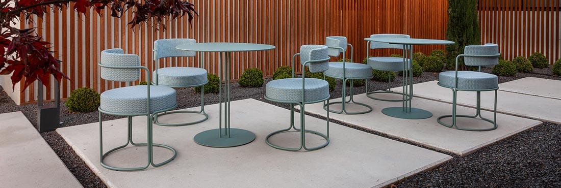 Стальной низкий стул со встроенной подушкой из ткани iSimar Paradiso ARCH-00106693 - Вид №1