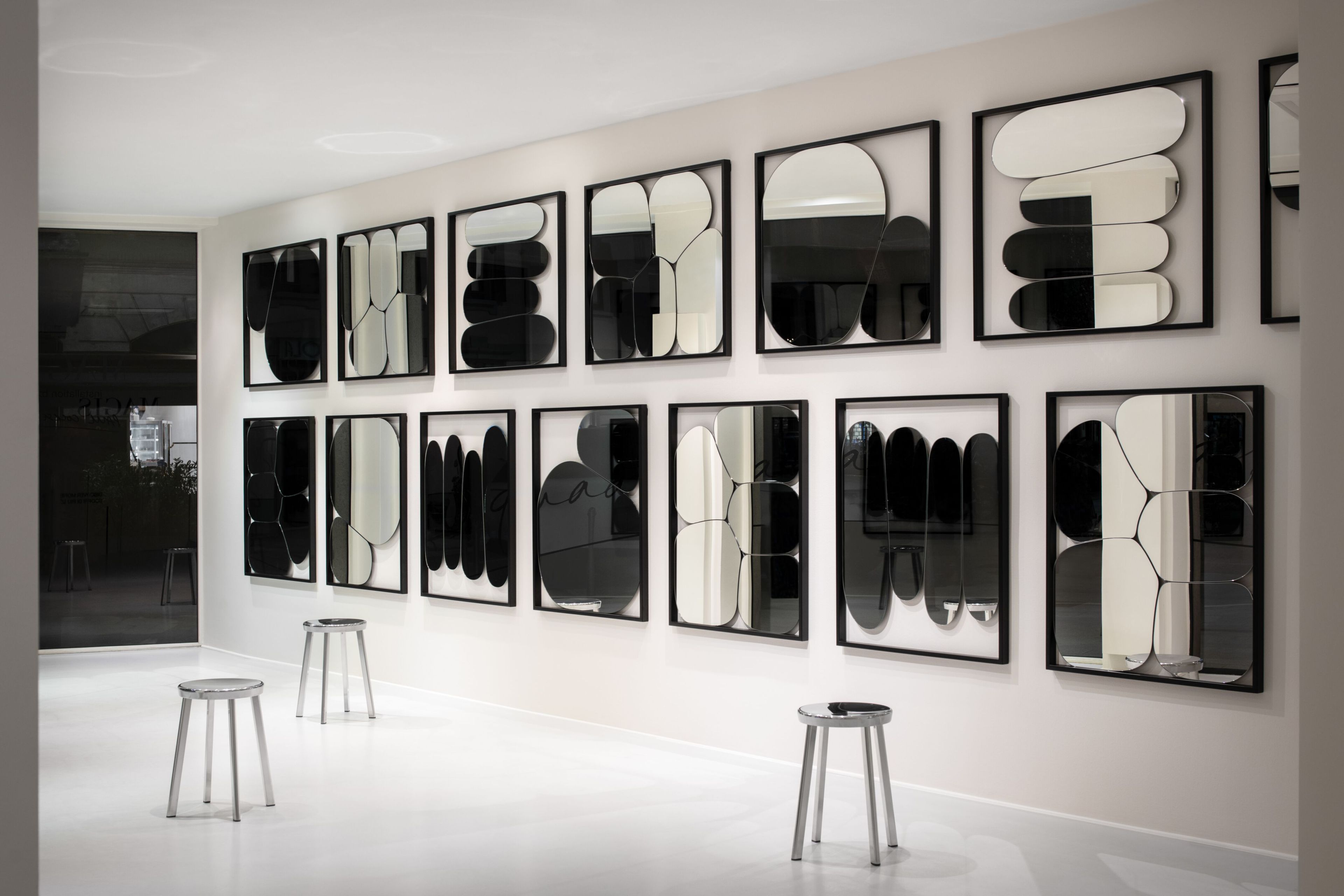 Настенное зеркало в рамке Magis Morphed Mirror ARCH-00144590 - Вид №3