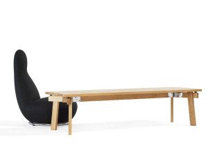 Деревянный прямоугольный низкий журнальный столик