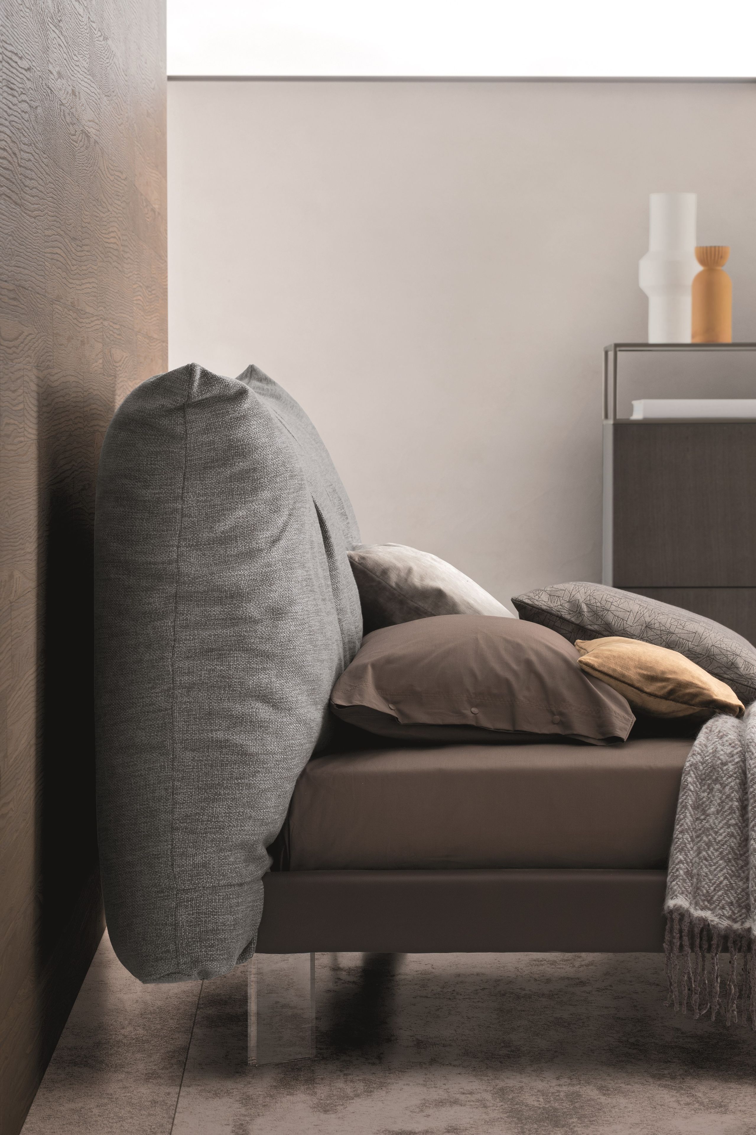 Двуспальная кровать с мягким изголовьем Ditre Italia Papilo ARCH-00111711 - Вид №1