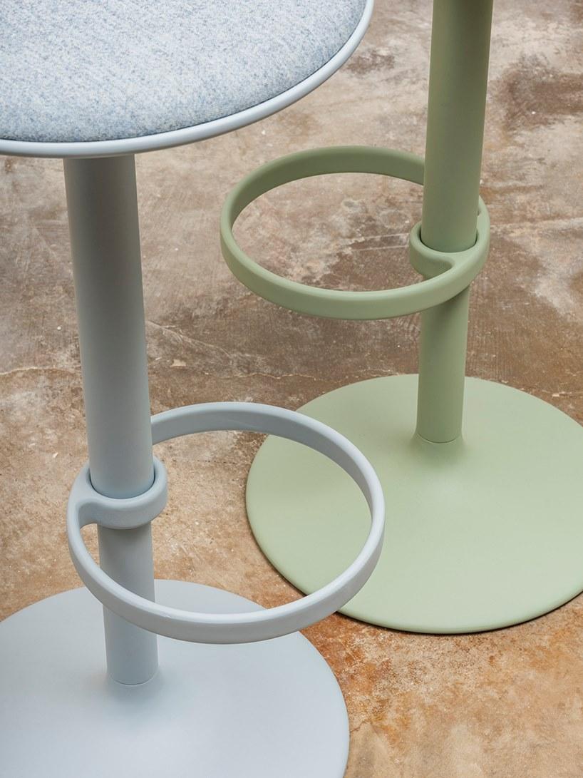 Andreu World Барный стул из алюминия с подставкой для ног Hula Bq2795 - Вид №16