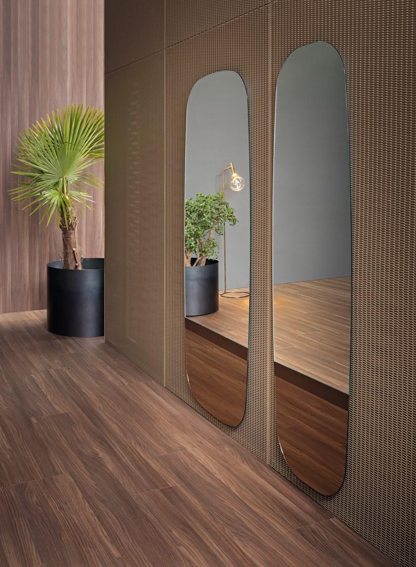 Bonaldo Настенное зеркало из опалового стекла sun-id-1466007 - Вид №1