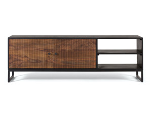 Деревянный шкаф для телевизора с распашными дверцами