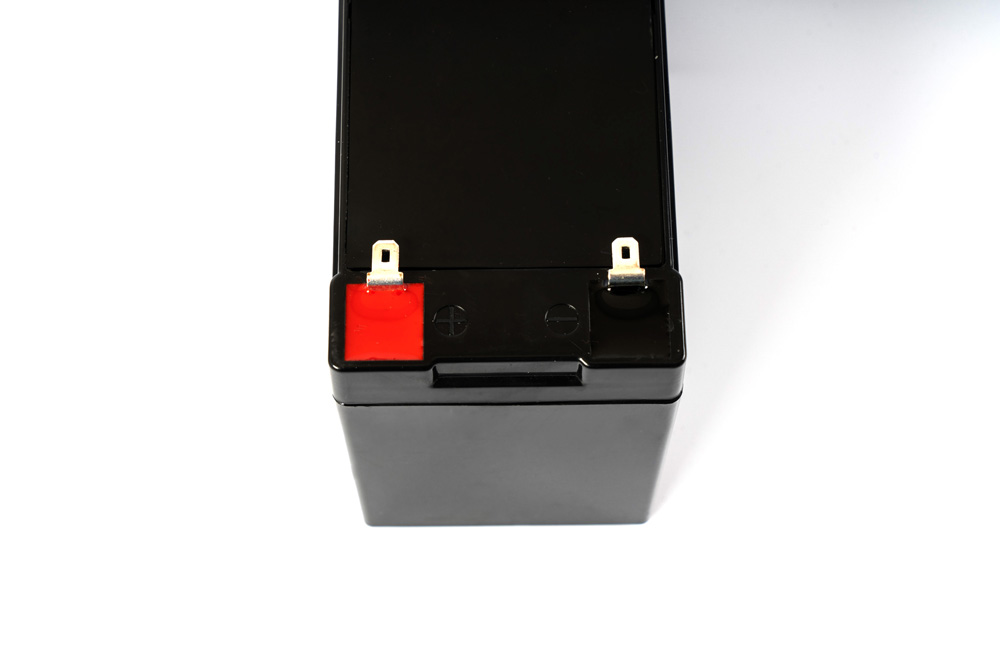 SKAT SB 1207 , 12v, 7ah, maximum charge current 2.1 a. terminal type - f1 knife. case size - 66x151x100. weight - 2.1 kg. service life - 6 years. warranty - 18 months. Бастион  - Вид №2