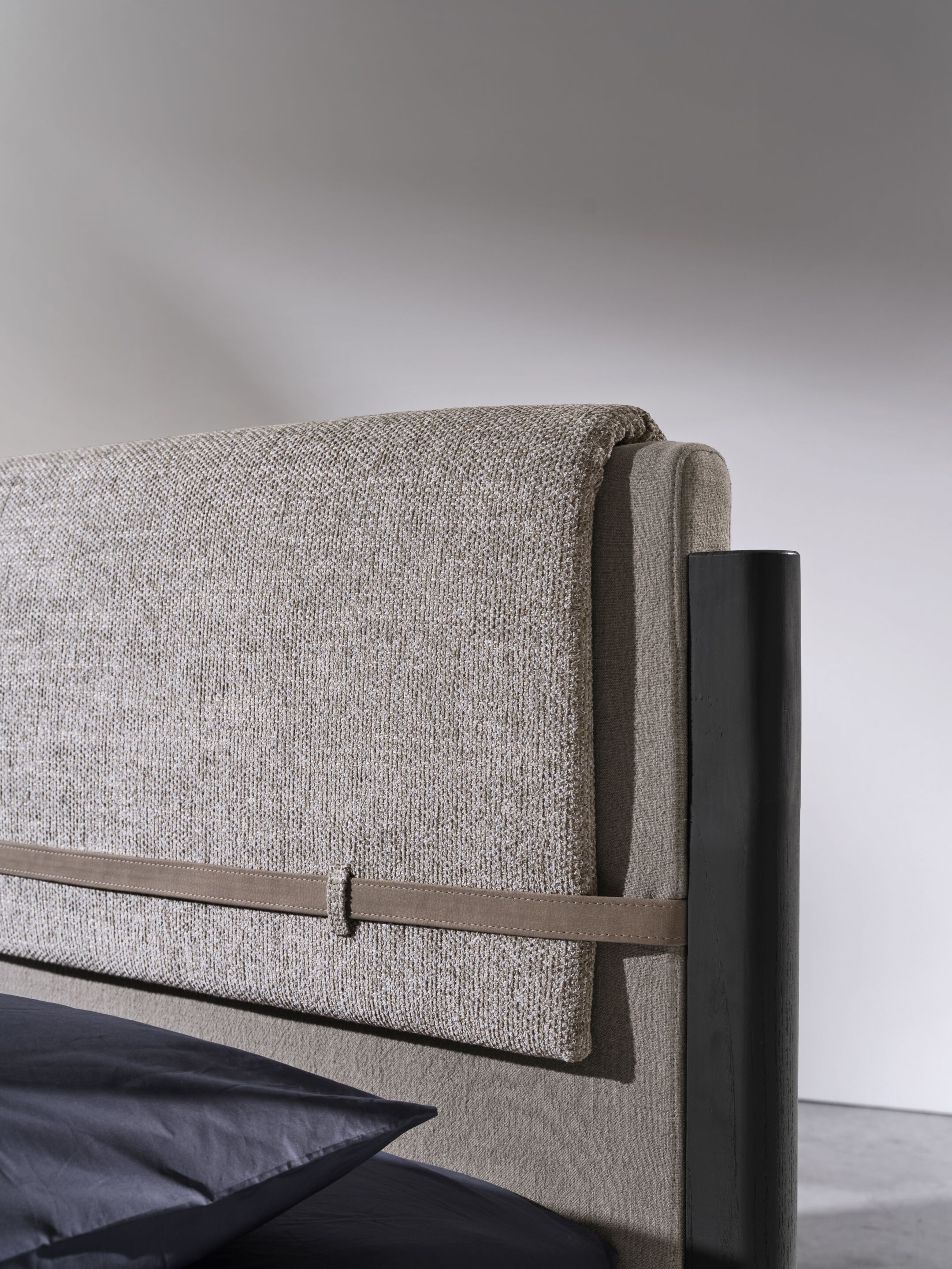 Кровать из ясеня с мягким изголовьем Gervasoni STRAP 80 ARCH-00048653 - Вид №3