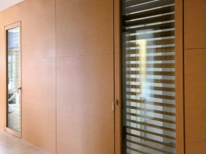 CARMINATI SERRAMENTI Кожаные буазери Boiserie su disegno