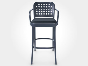 Деревянный стул с мягким сиденьем с подлокотниками