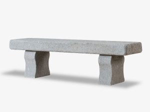 Садовая скамейка из пеперино