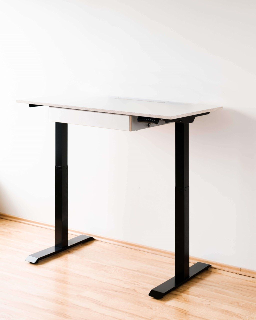 Прямоугольный регулируемый по высоте стол с электрическим движением Radis вид ARCH-00077888 - Вид №1