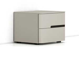 Деревянная тумбочка с ящиками