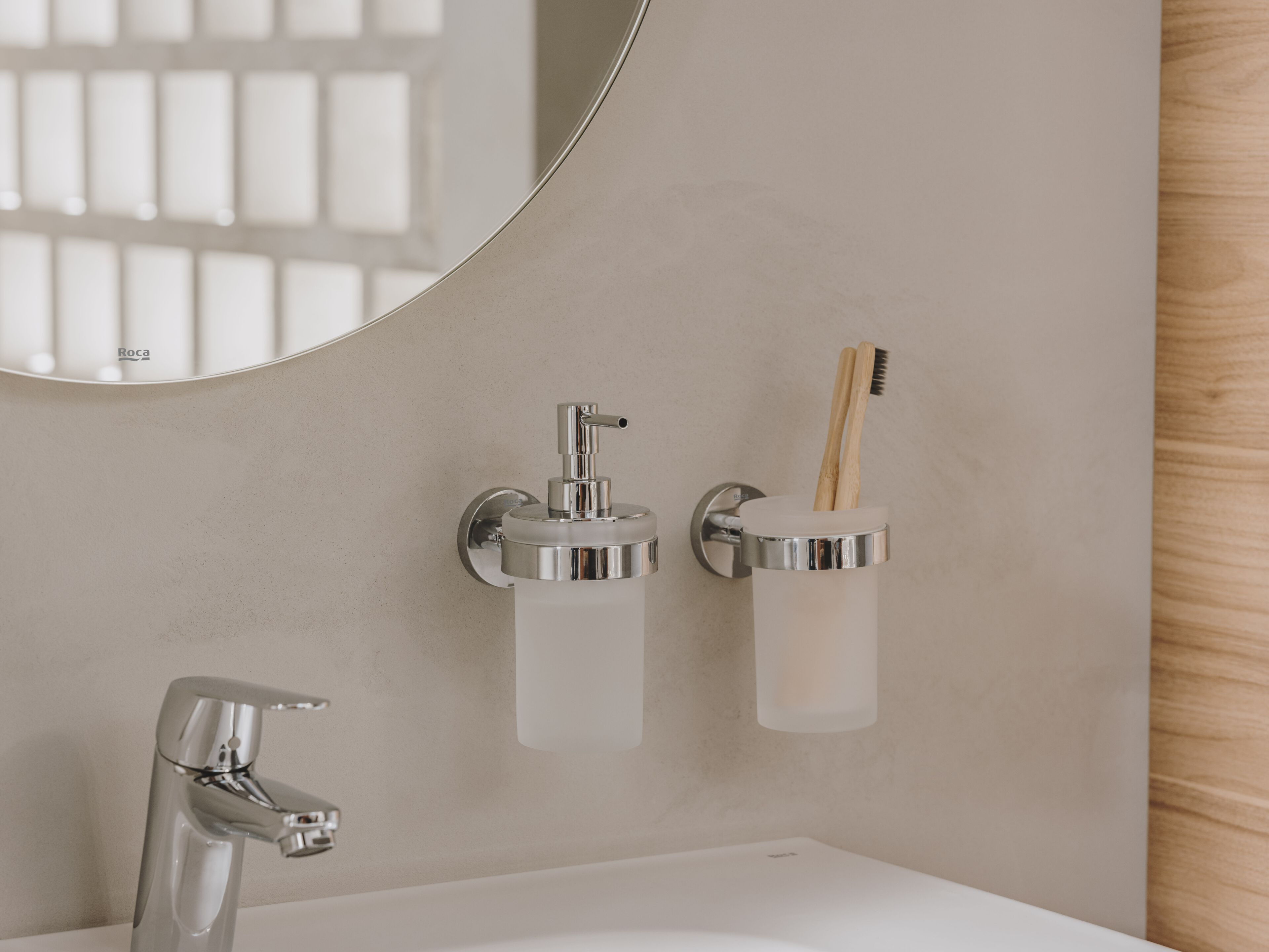 Диспенсер для мыла из стекла и металла Roca Compas ARCH-00083081 - Вид №3