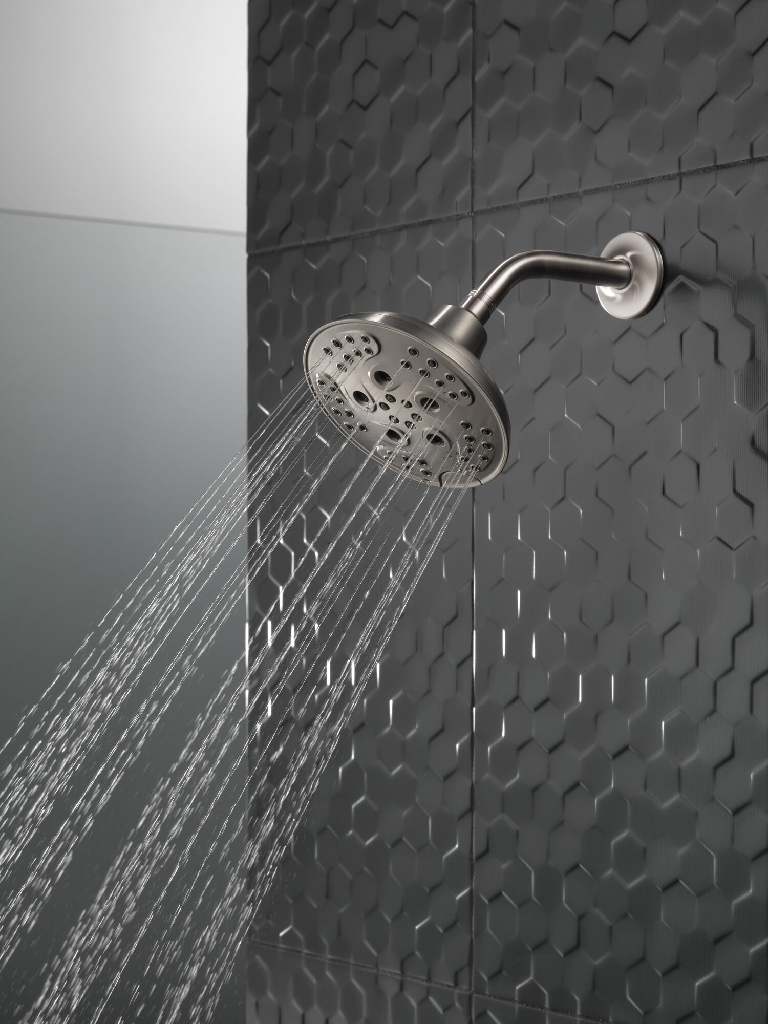 H2Okinetic® Переходная душевая лейка Raincan с 5 настройками Delta Faucet 52666-SS - Вид №9